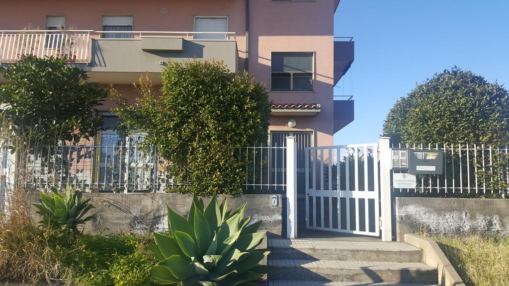 Apartment I Mastrazzi Рипосто Экстерьер фото